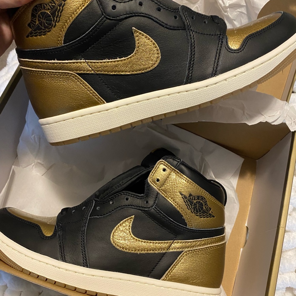 Nike Men's Black and Gold High-Top Sneakers - Picture 7 of 14